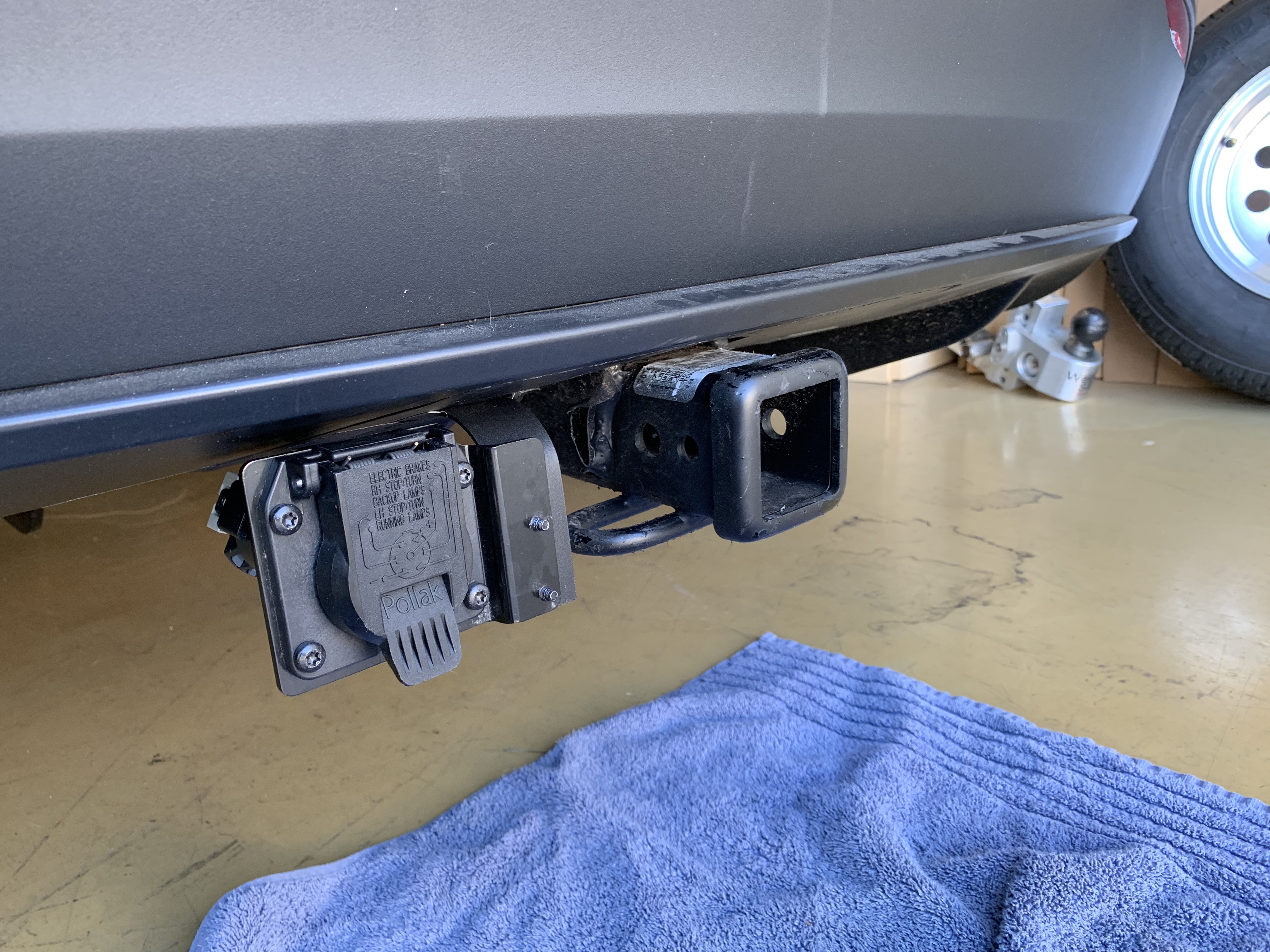 Wiring a Prodigy RF brake controller to the X trailer harness Tesla